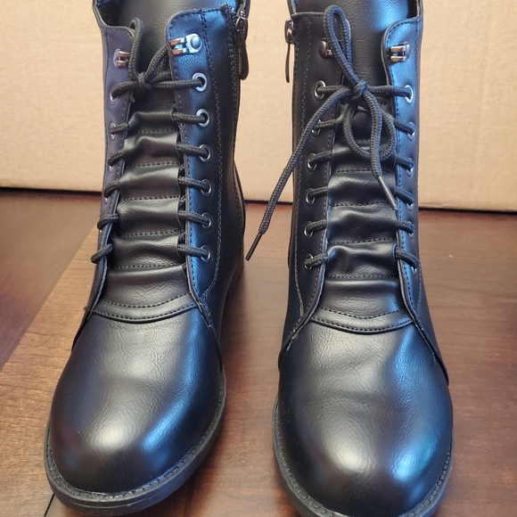 Dream Pairs Lace Up Black Combat Boots - Picture 4 of 9